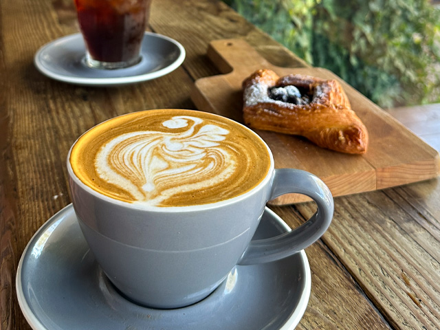 Coffee and croissant in a cafe in Darwin