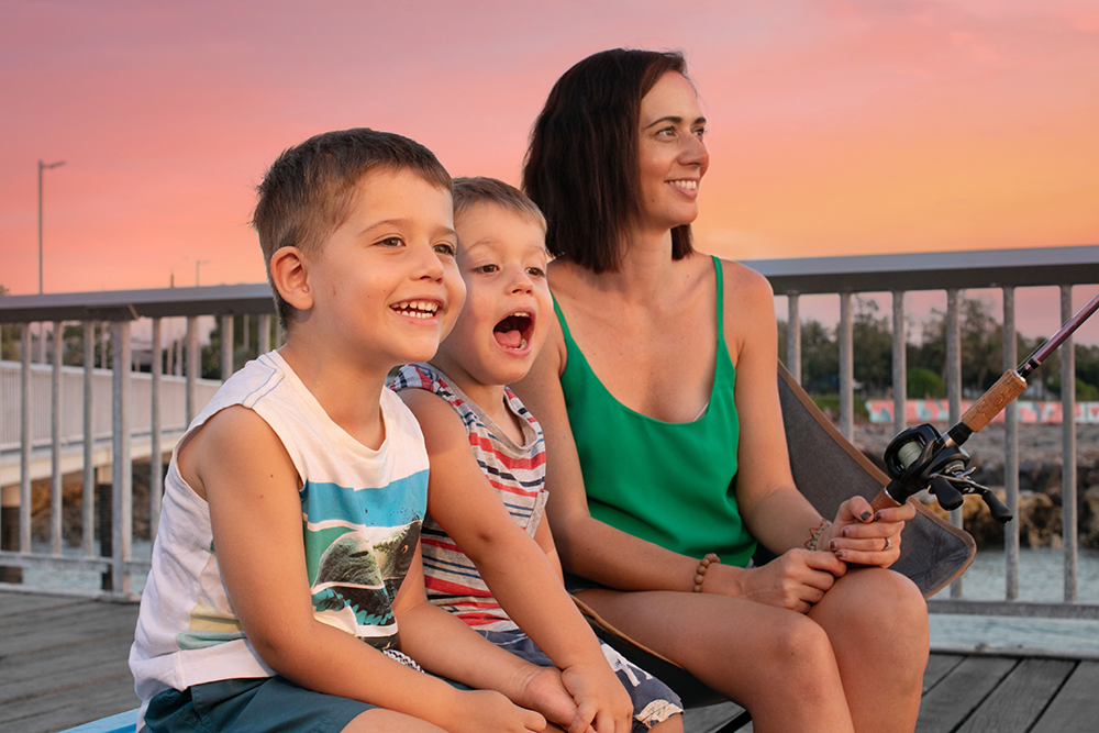 Mum and kids fishing Darwin